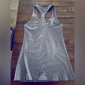 Lululemon women’s racer suck tank size 6